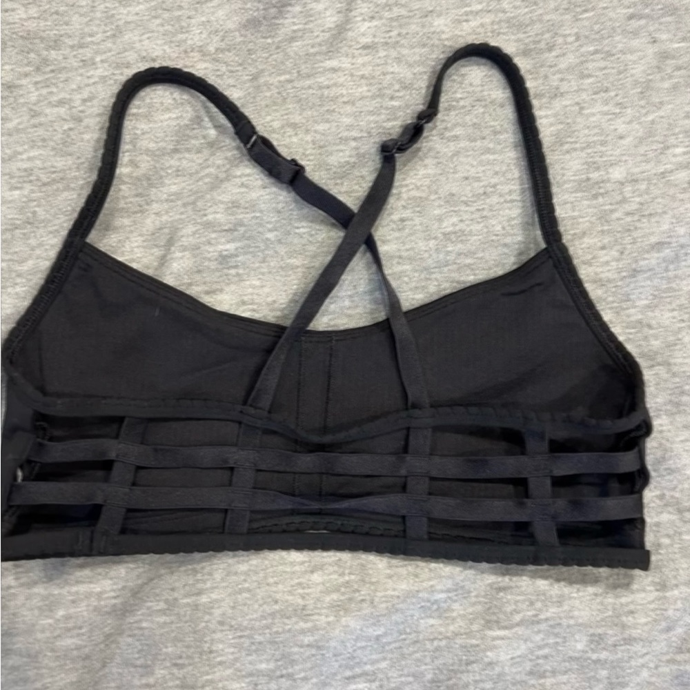 Lululemon Hot Spell Bra in Black - Picture 7 of 10